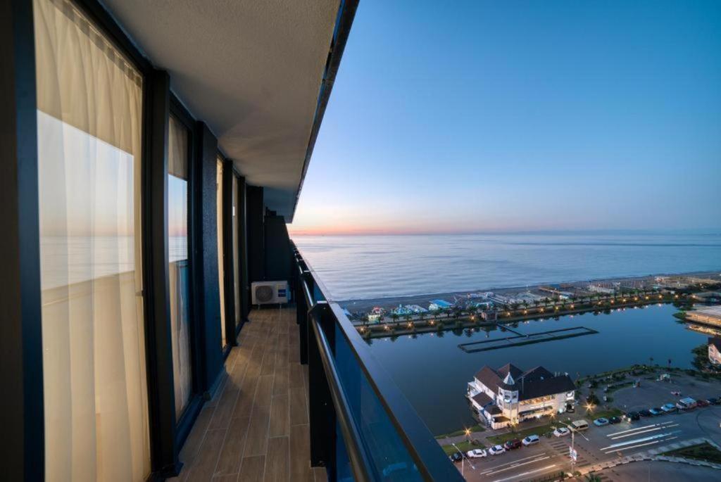 Orbi Hotel Batumi Exterior photo